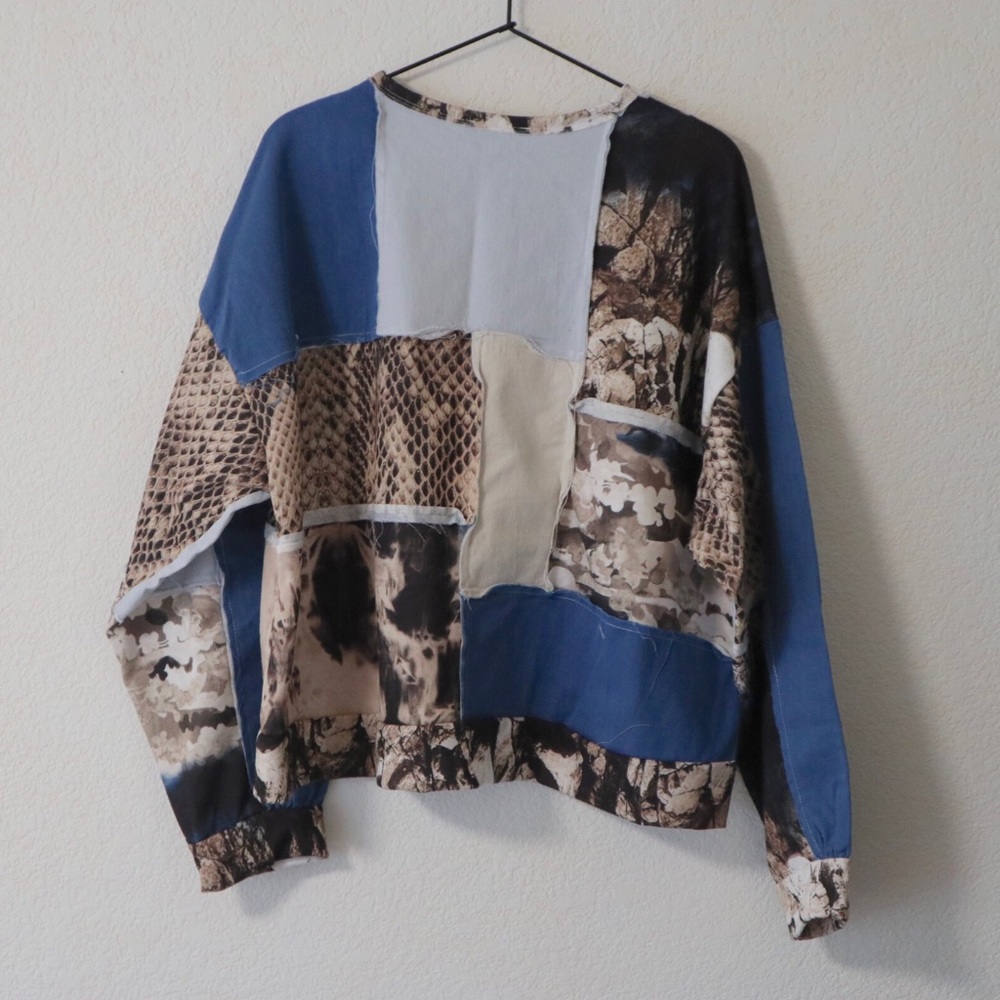 Abstract Print Top - Picture 6 of 6